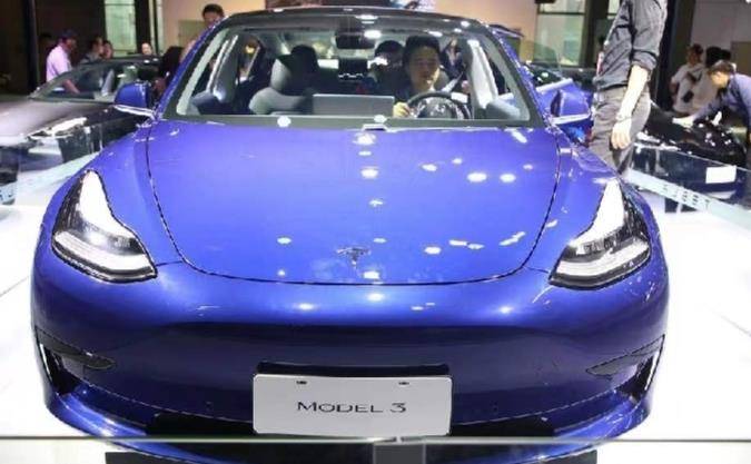 求台版苹果ID:原创
                开完特斯拉Model3，再开大众ID.4，车主表示有话要说